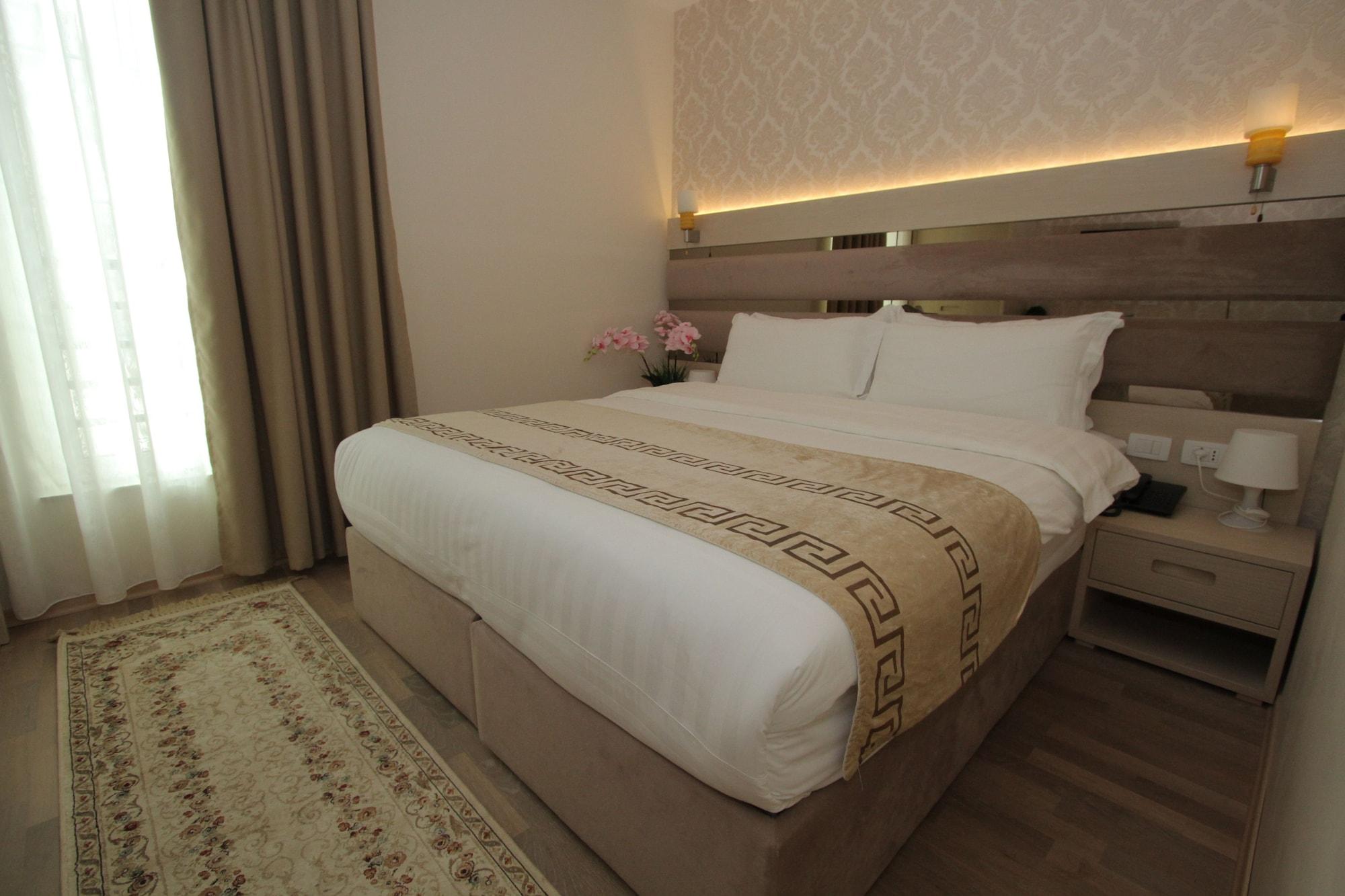Capital Tirana Hotel Bruci Kültér fotó