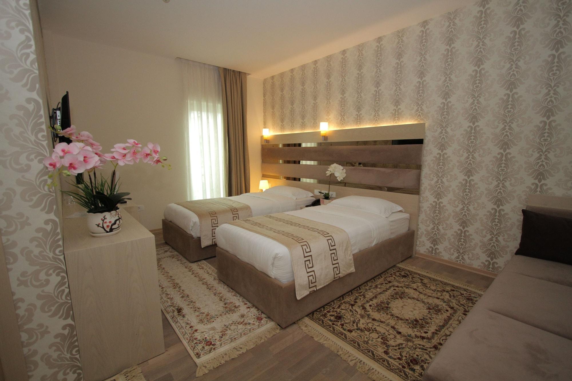 Capital Tirana Hotel Bruci Kültér fotó