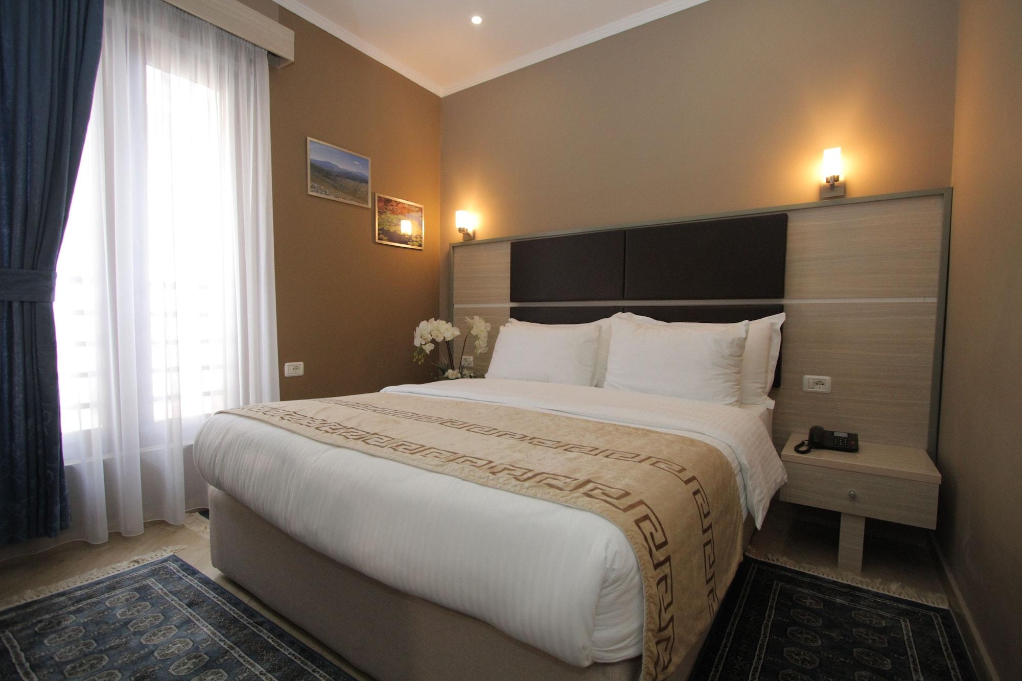 Capital Tirana Hotel Bruci Kültér fotó