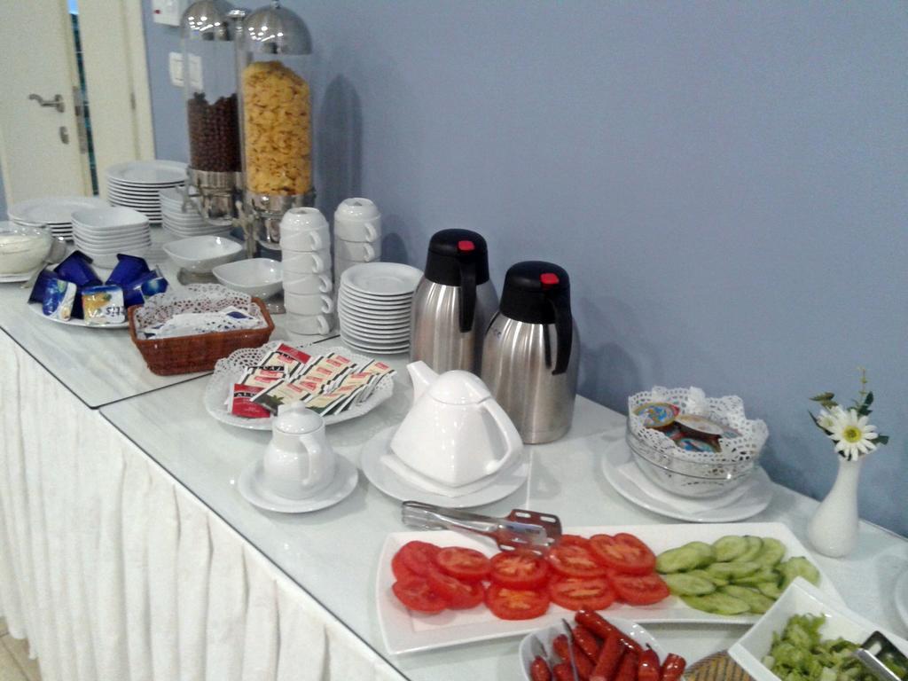 Capital Tirana Hotel Bruci Kültér fotó
